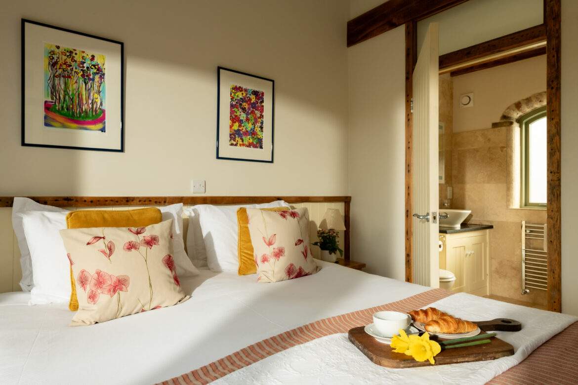 _MAR0345 Cake House master bedroom to ensuite
