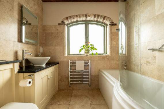 _MAR0351 Cake House en-suite bathroom to master bedroom