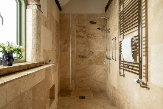 _MAR0464 Cake House wet room to twin