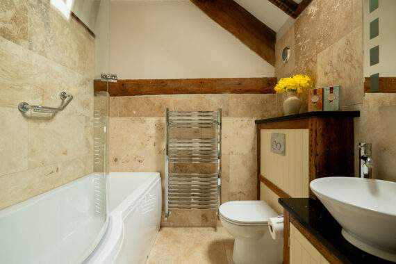 _MAR1362 Owl House Master en-suite bathroom